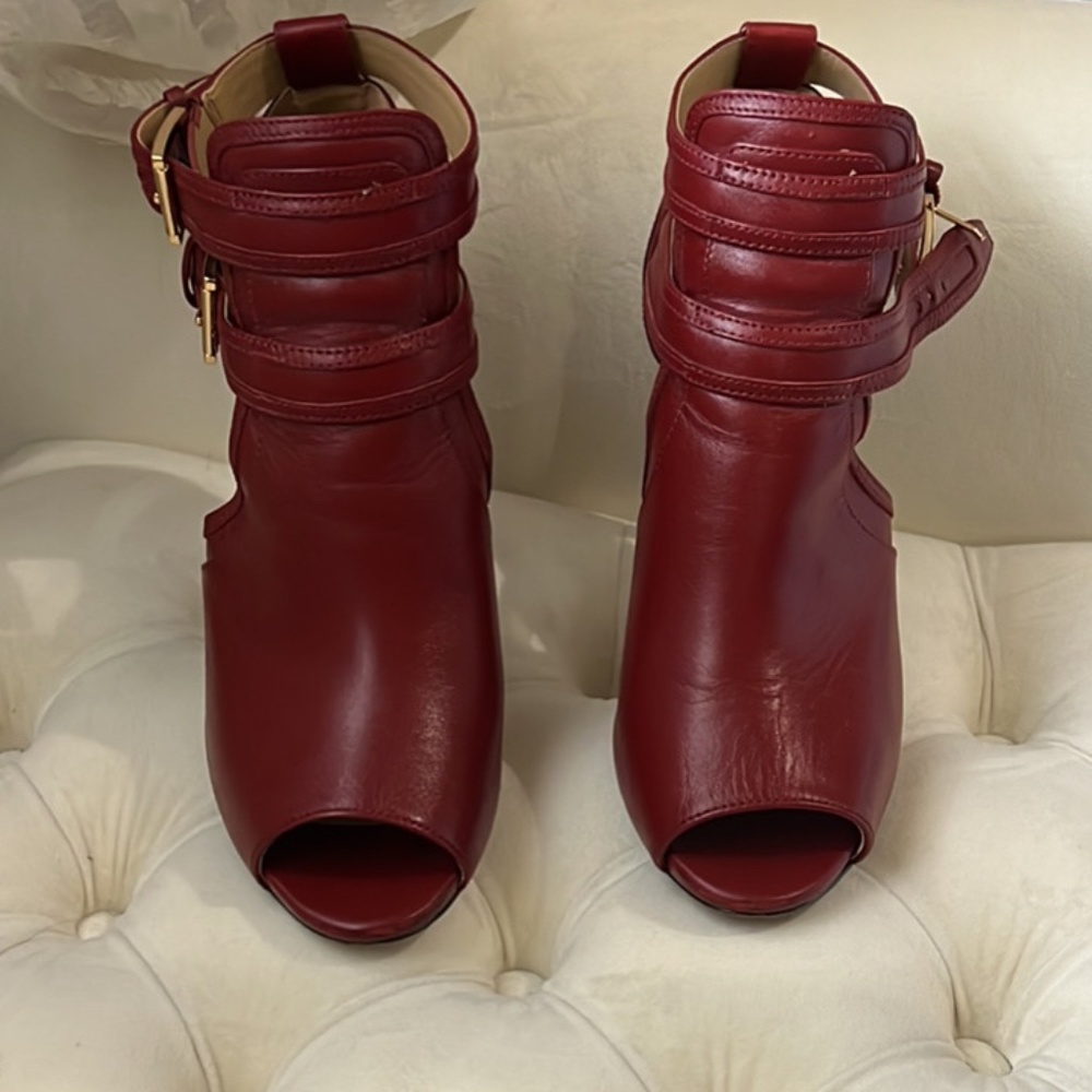Michael Kors blaze booties size 8